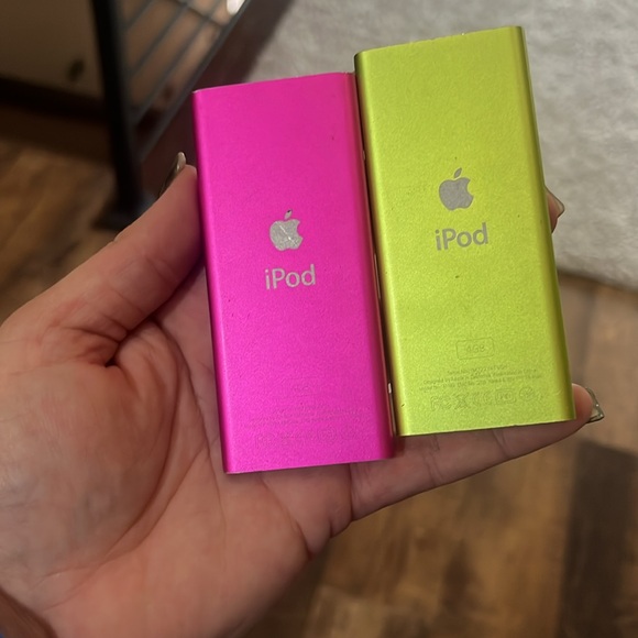 iPod Nano - Picture 2 of 3